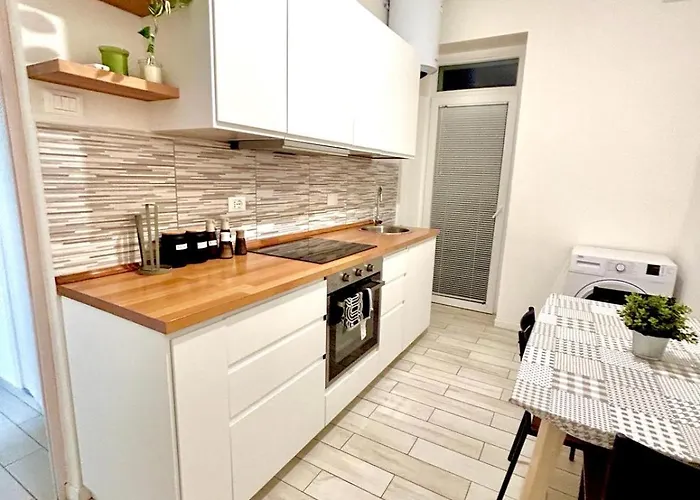 Zar 5 Apartment Triest